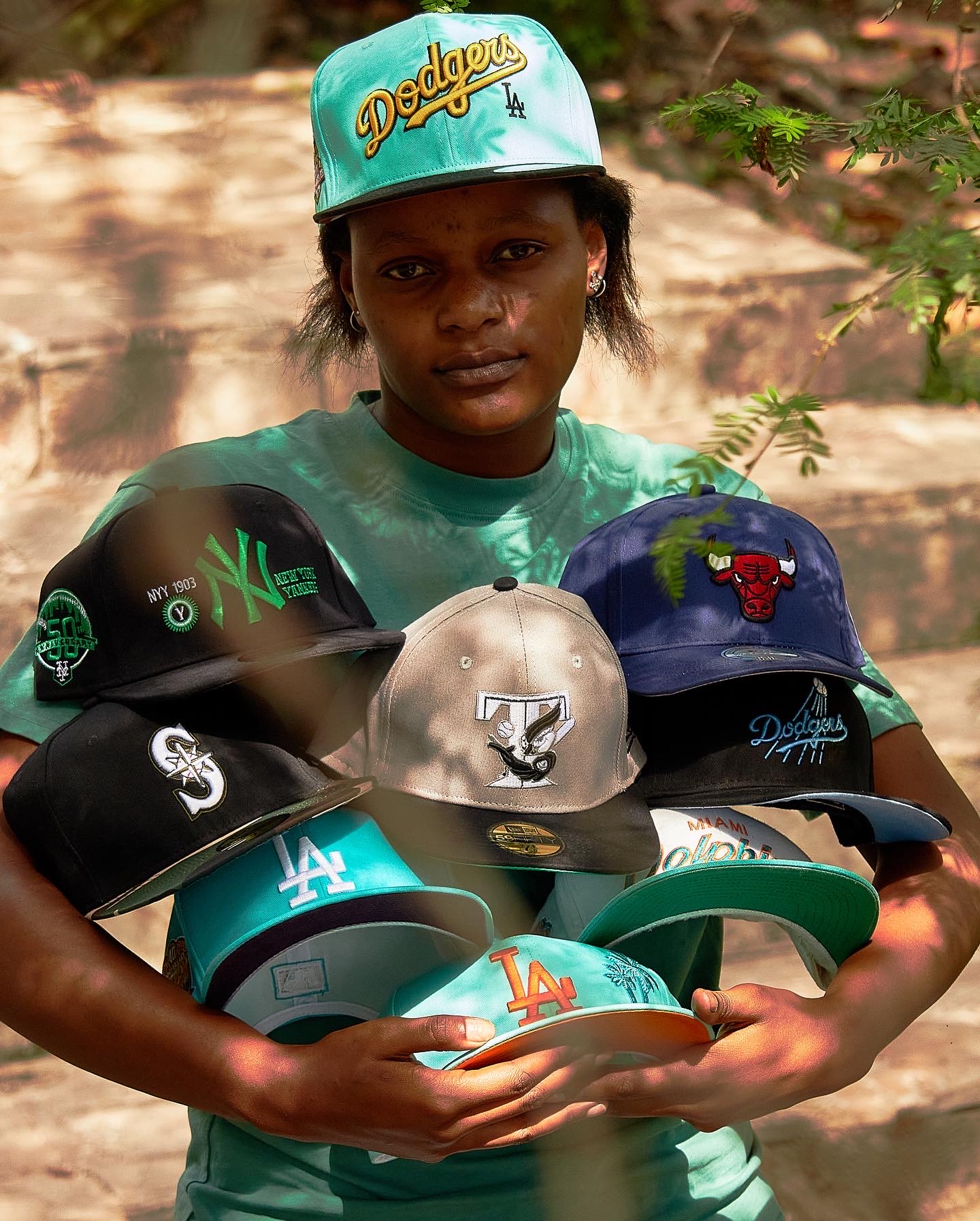 THE CROWN BOX — 9 CAPS — LES 9 COURONNES, LES 9 ROIX by KINGDOM OF HATS, Bukavu . Kinshasa . Kolwezi . Lubumbashi . Goma. Nairobi. Kigali